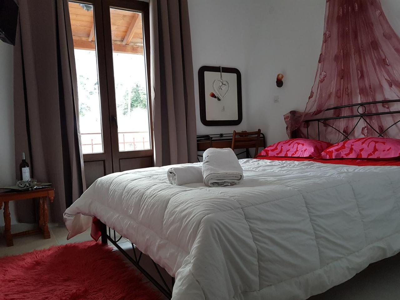Petra & Elato Art Hotel Valtessiniko Ngoại thất bức ảnh