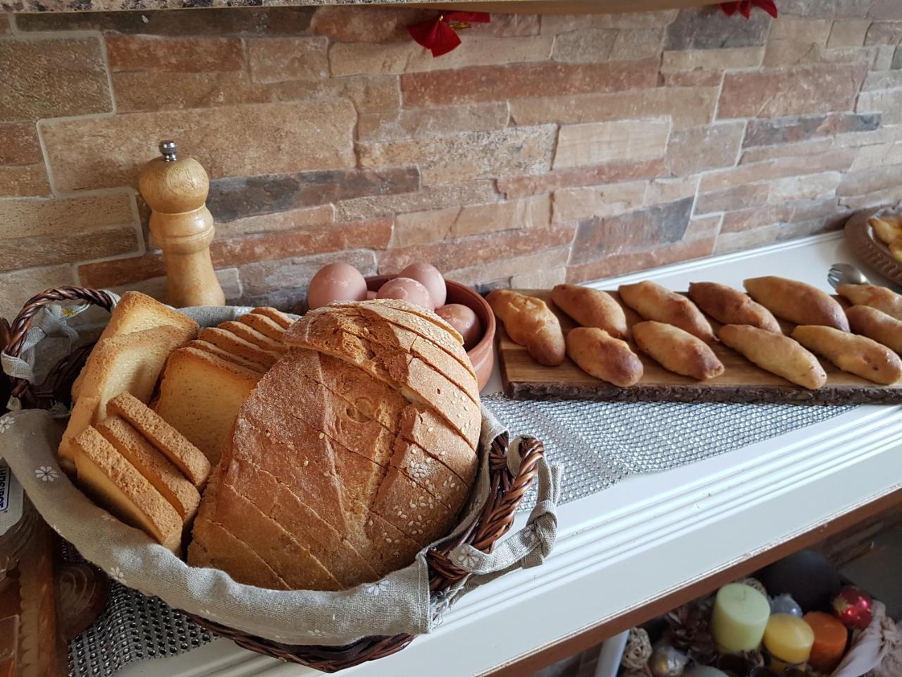 Petra & Elato Art Hotel Valtessiniko Ngoại thất bức ảnh